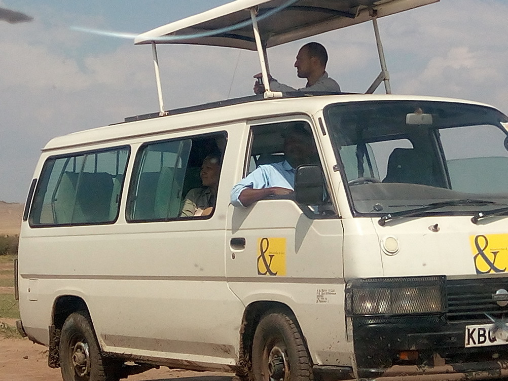 omnibus with a pop up roof